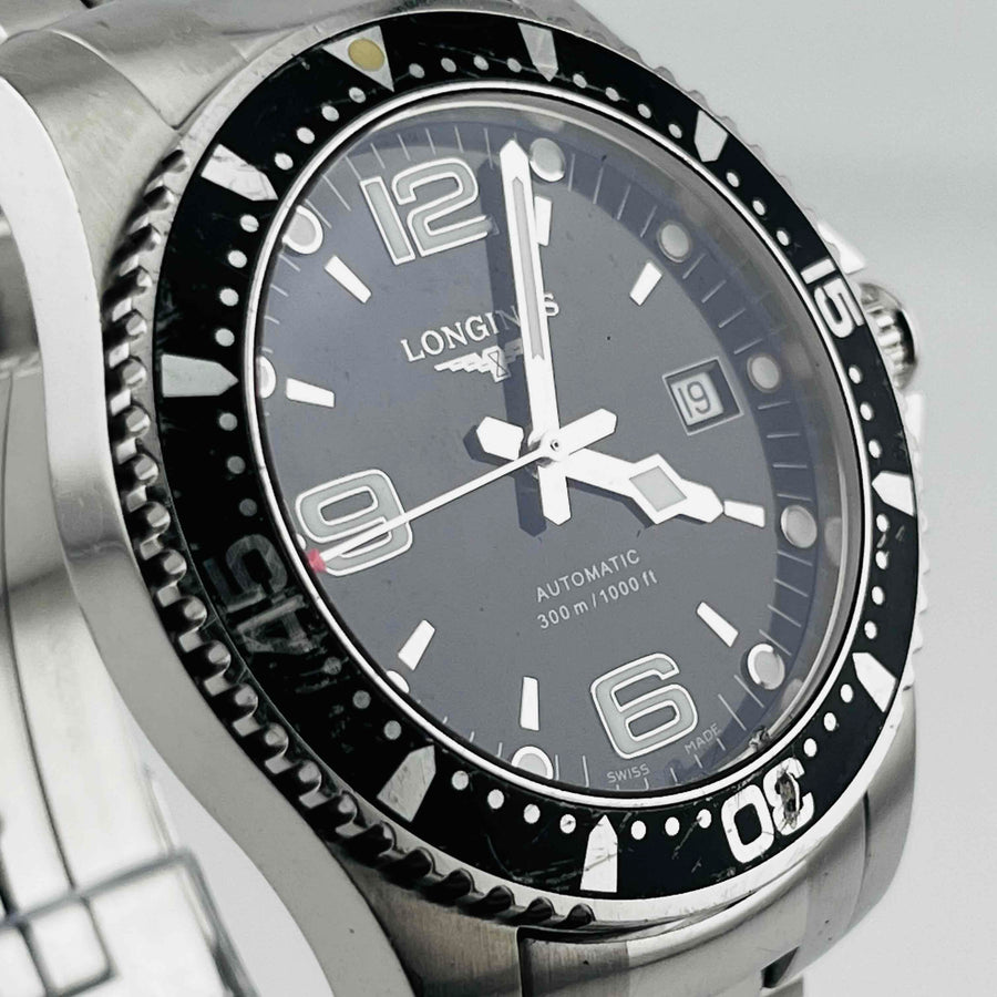 LONGINES HydroConquest L3.642.4 automatic Black dial, bezel scratched, 40.7mm