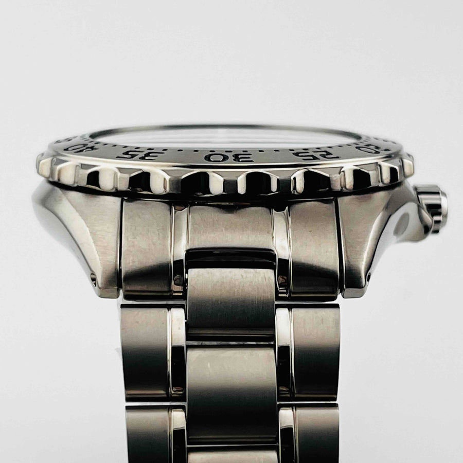 SEIKO Prospex V147-0Ag0 Solar Divers 200M titanium 38.2mm