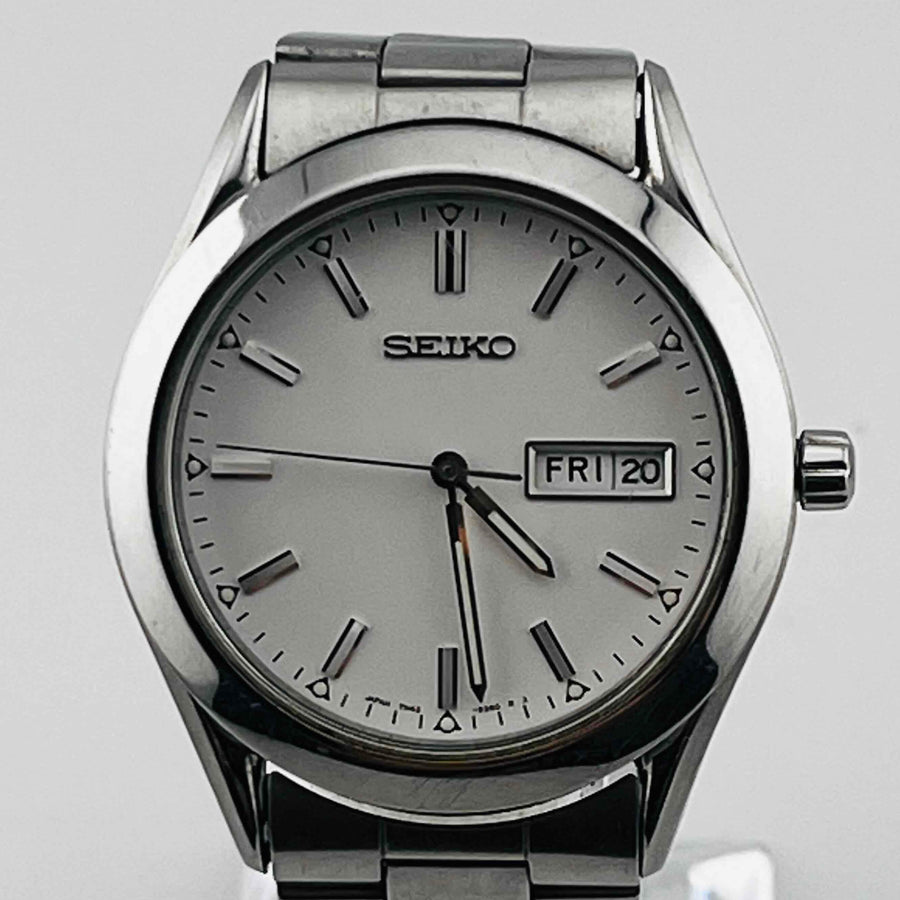 SEIKO 7N43-9080 Quartz white dial small scratches on bezel and straps 35.9mm