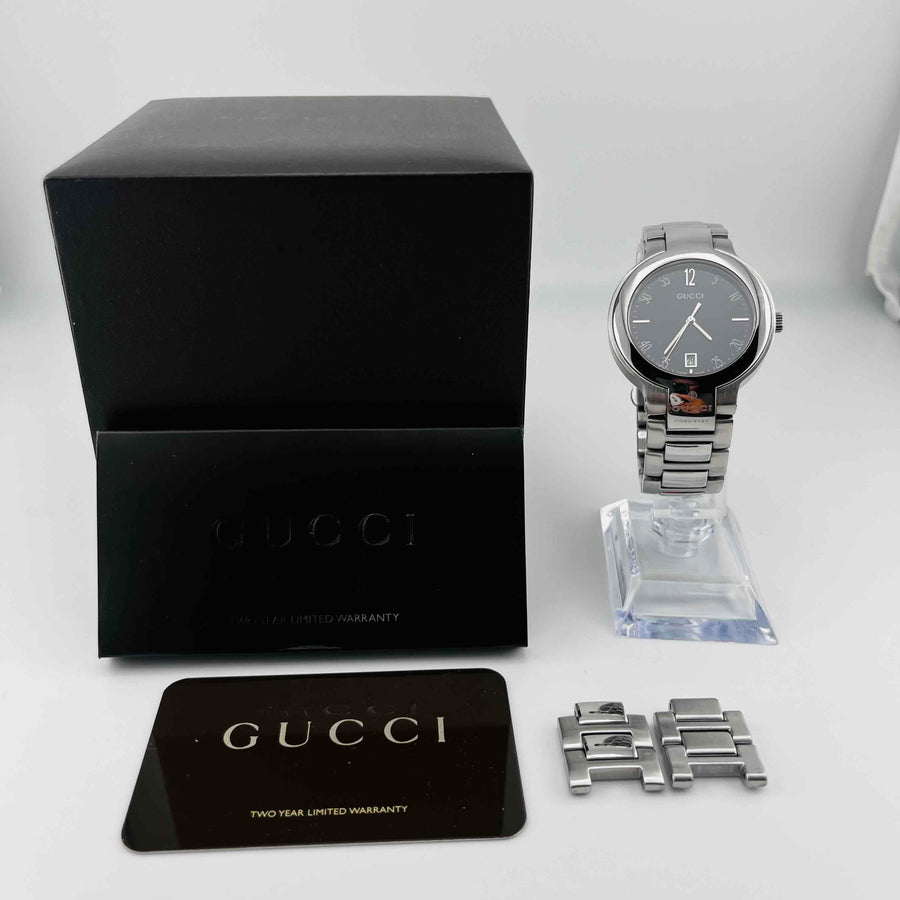 GUCCI 8900M Quartz Analog Round Face Watch Date Black Dial 34.9mm