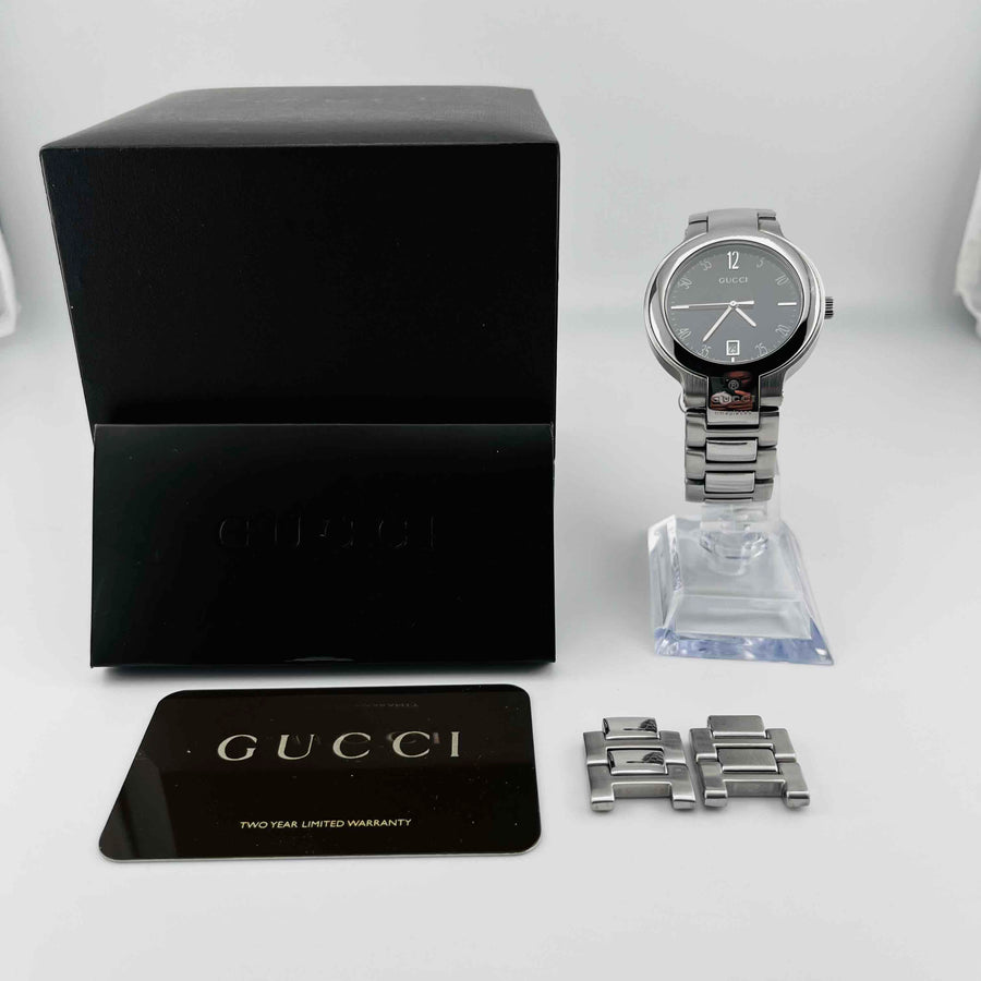 GUCCI 8900M Quartz Analog Round Face Watch Date Black Dial 34.9mm