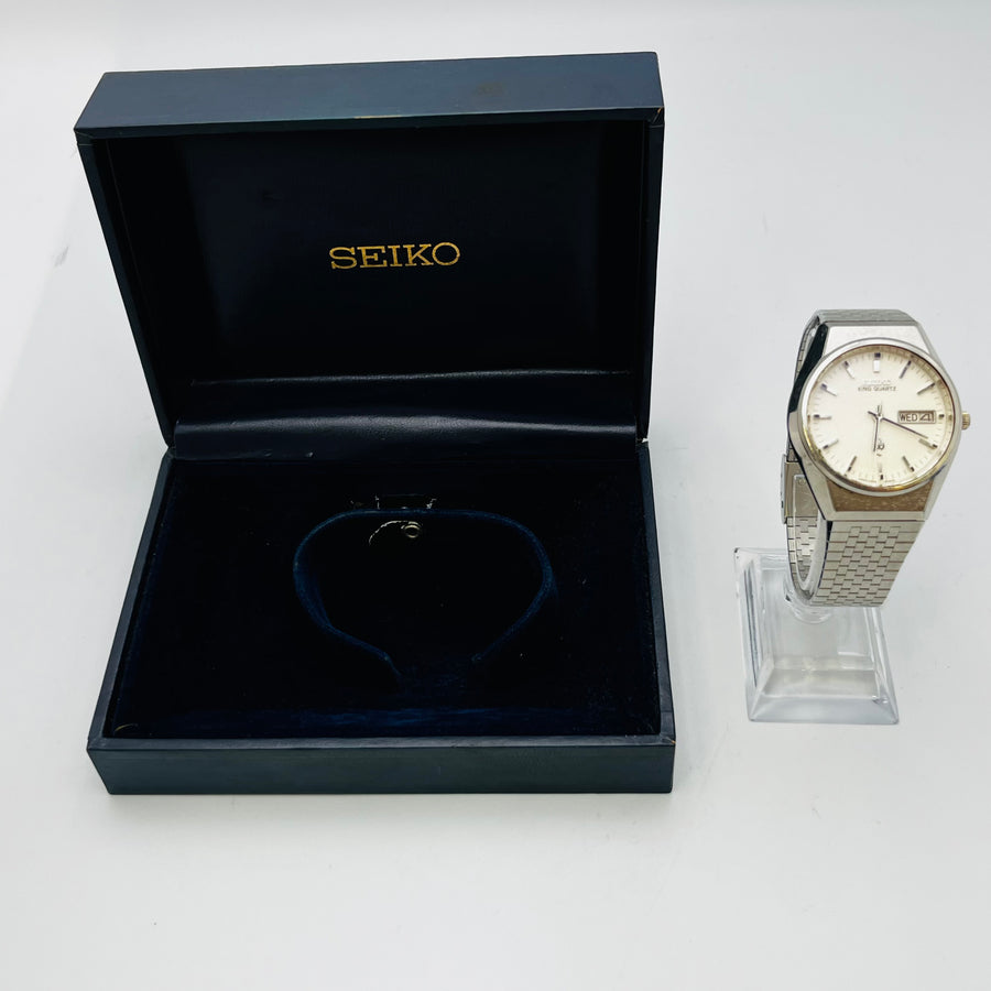 SEIKO KING QUARTZ 0852-8025 white dial day date 32.1mm