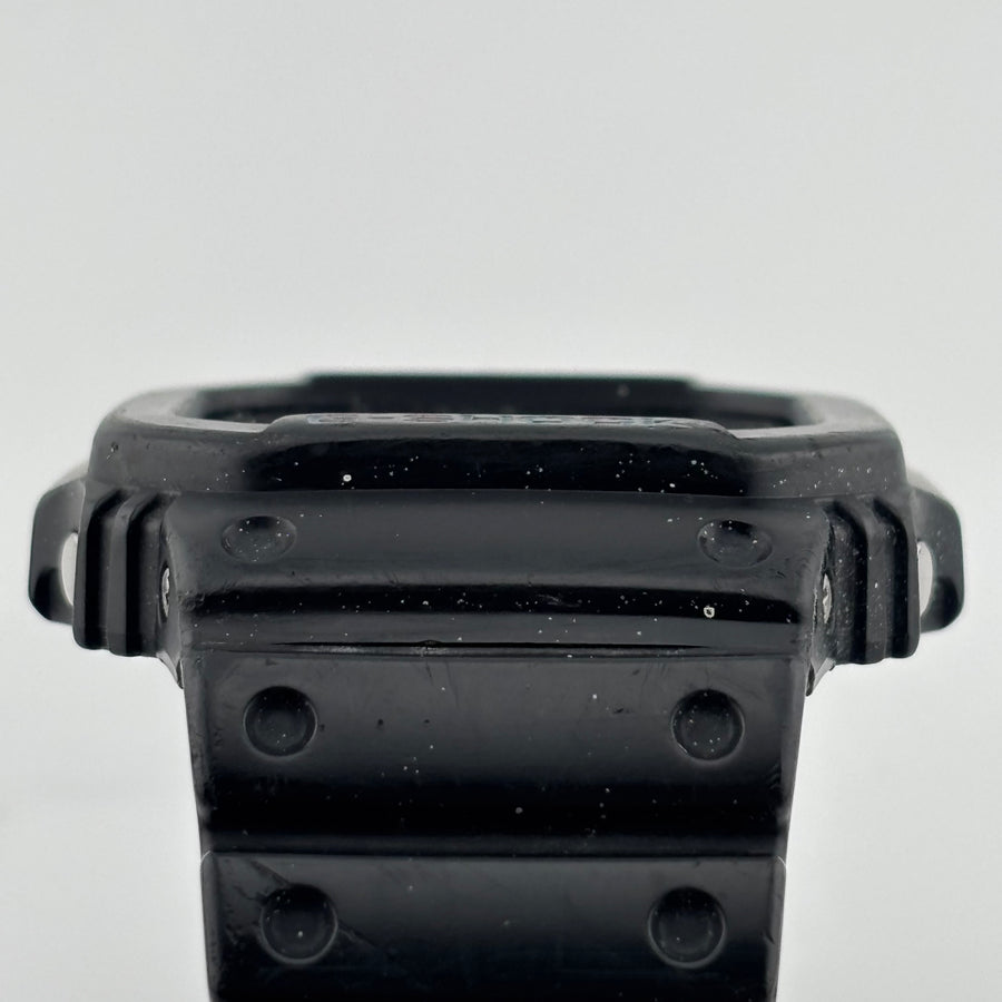 CASIO G-SHOCK G-5600UE Tough Solar Windshield damaged World Time 43.9mm