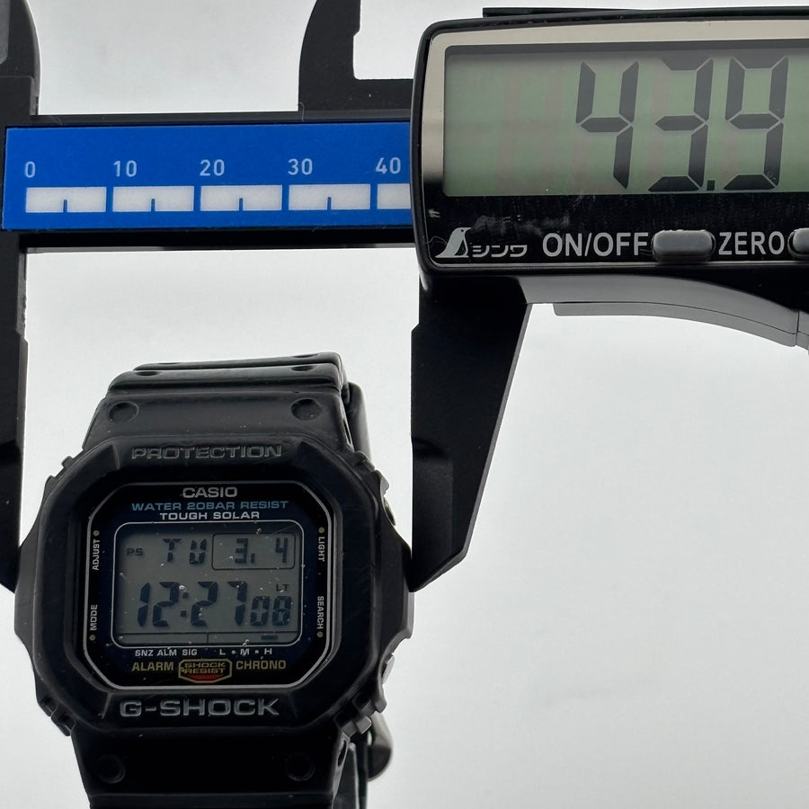 CASIO G-SHOCK G-5600UE Tough Solar Windshield damaged World Time 43.9mm