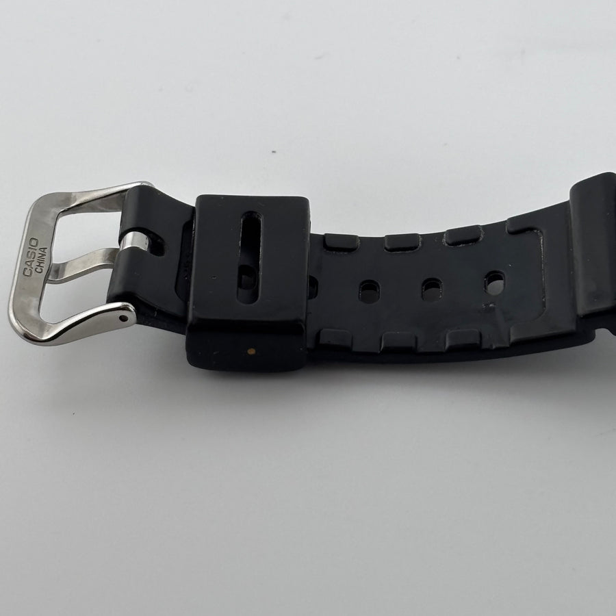 CASIO G-SHOCK G-5600UE Tough Solar Windshield damaged World Time 43.9mm