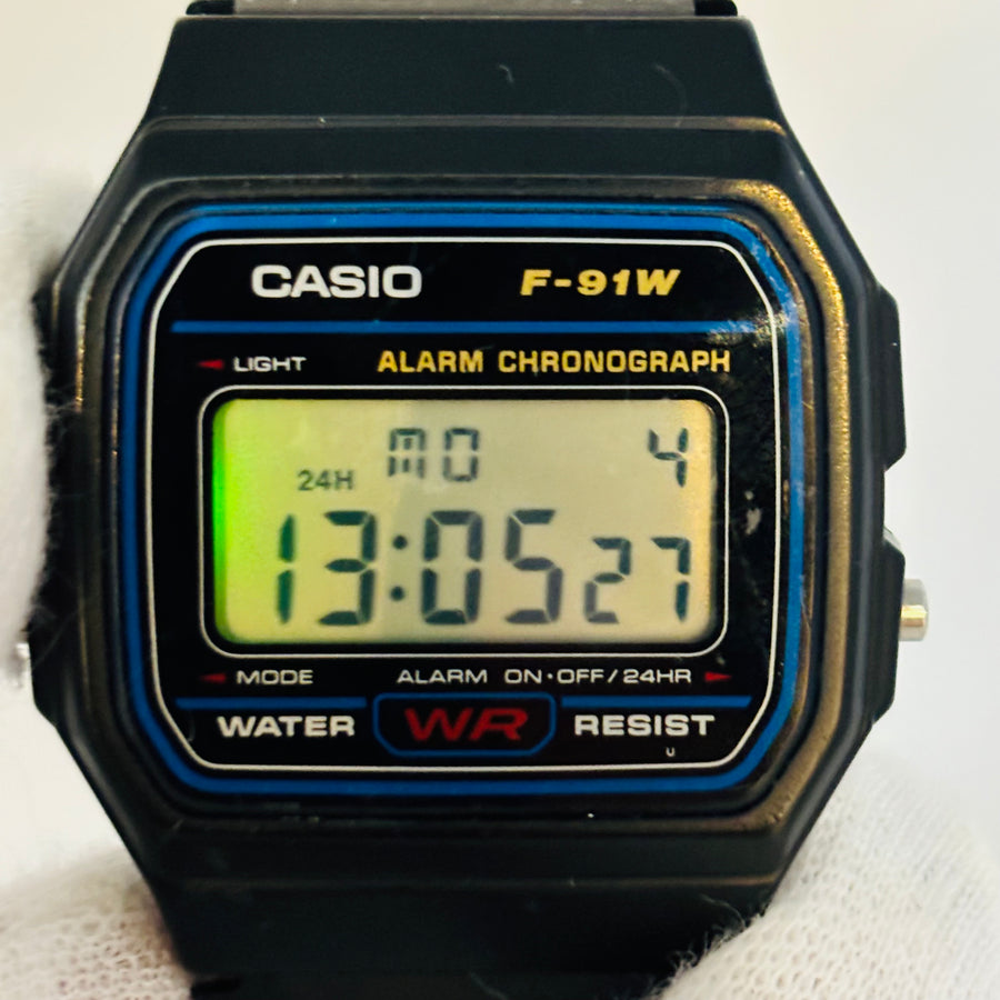 CASIO F-91W Quartz Auto calendar LED Light Waterproof for everyday use 32.5mm