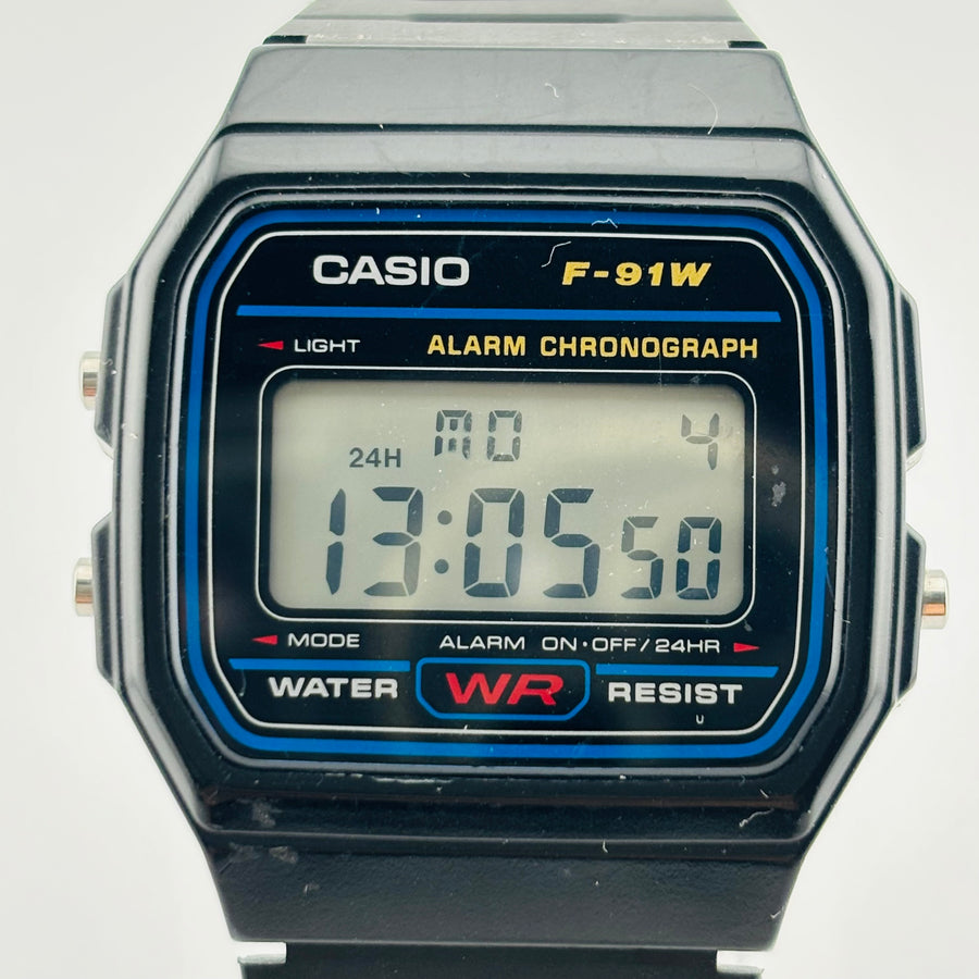 CASIO F-91W Quartz Auto calendar LED Light Waterproof for everyday use 32.5mm