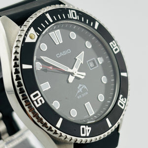 CASIO MDV-106 There are scratches on the windshield and case  Divers Swordfish 43.4mm