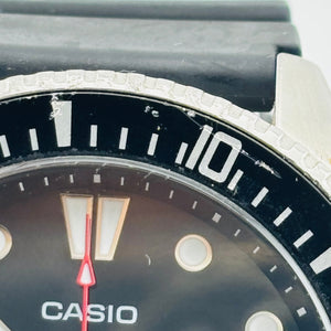 CASIO MDV-106 There are scratches on the windshield and case  Divers Swordfish 43.4mm