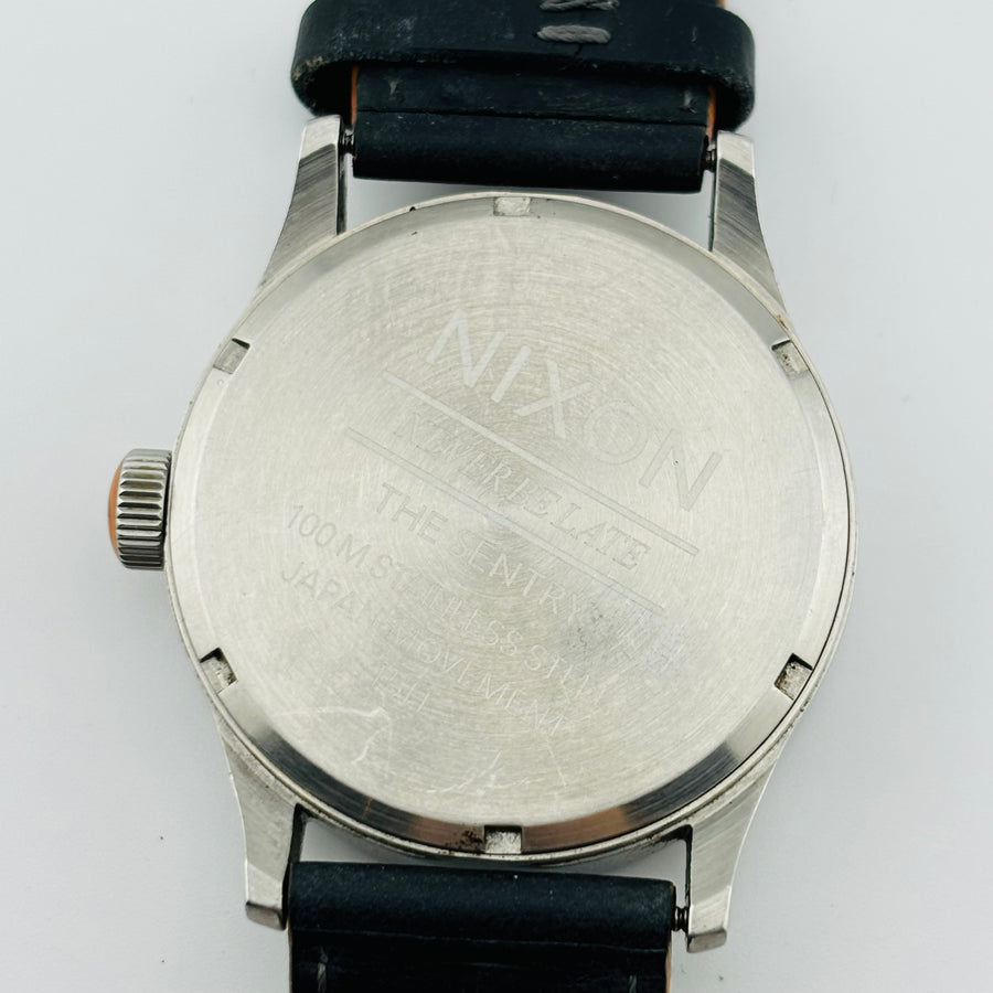 NIXON NEVER BELATE Quartz Date and day of the week Navy Dial Men's Watches 42.0mm