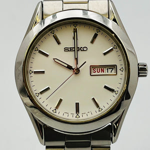 Seiko 7N43-9080 quartz Day Date stainless steel water resistant analog 35.9mm