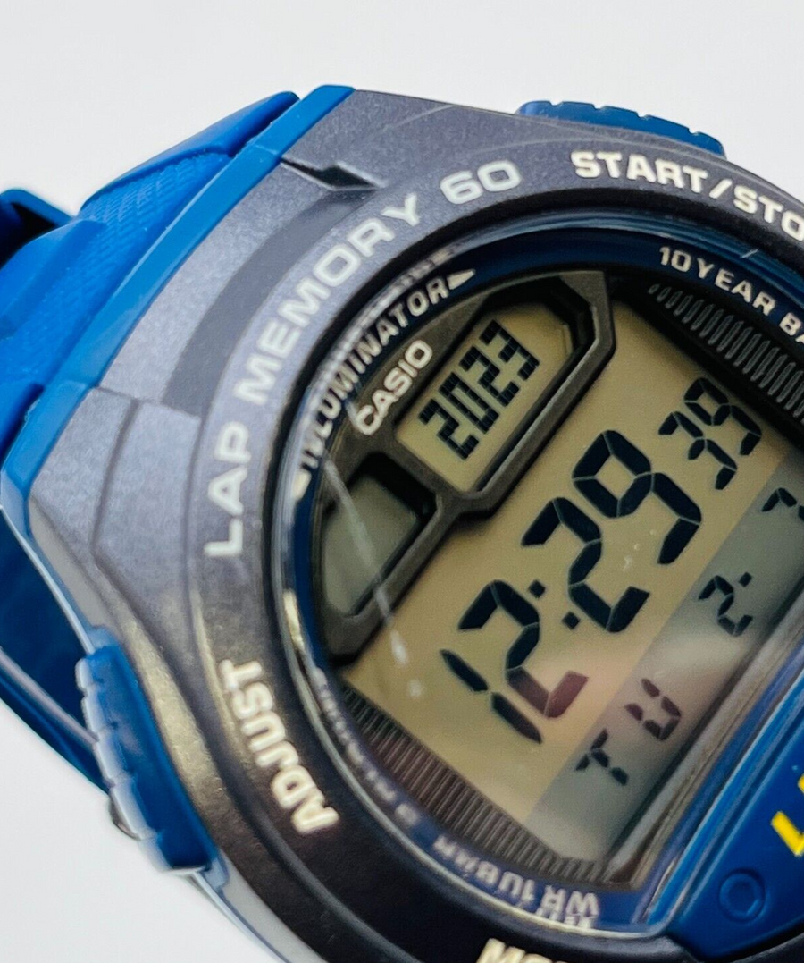 Casio sports gear LAP MEMORY 60 W-734J-2AJF blue with windshield scratches 38.5m