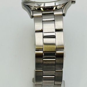 Seiko 7N43-9080 quartz Day Date stainless steel water resistant analog 35.9mm